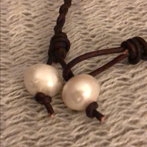 Large Freshwater Pearl & Leather Lariat Bracelet - Picture 2 of 7